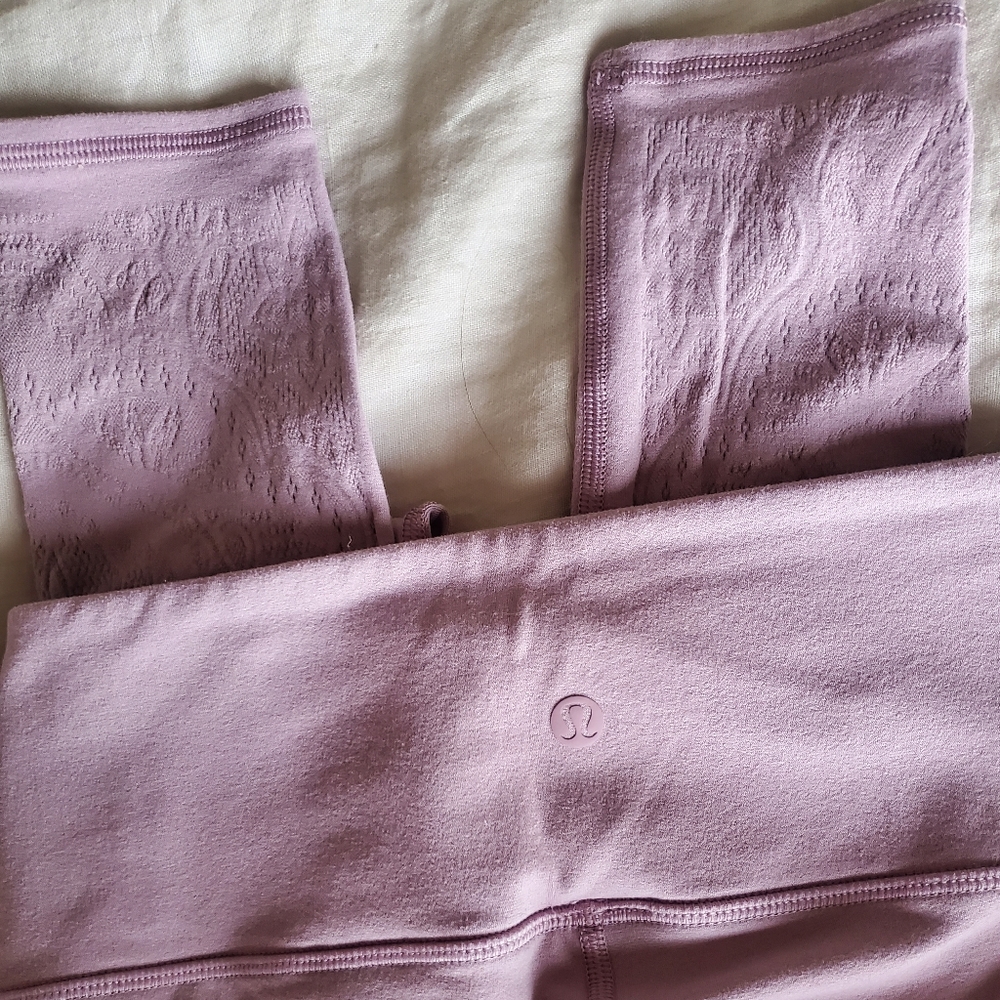 Lululemon crop detail leggings